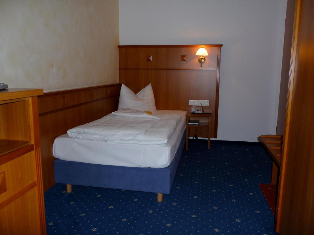 Hotel Haslbach Fgz Regensburg Room photo