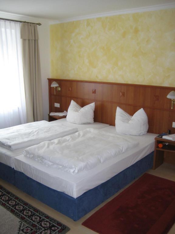 Hotel Haslbach Fgz Regensburg Room photo